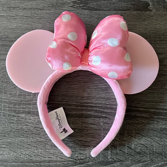 Light up Minnie Mouse Ears - Picture 1 of 2